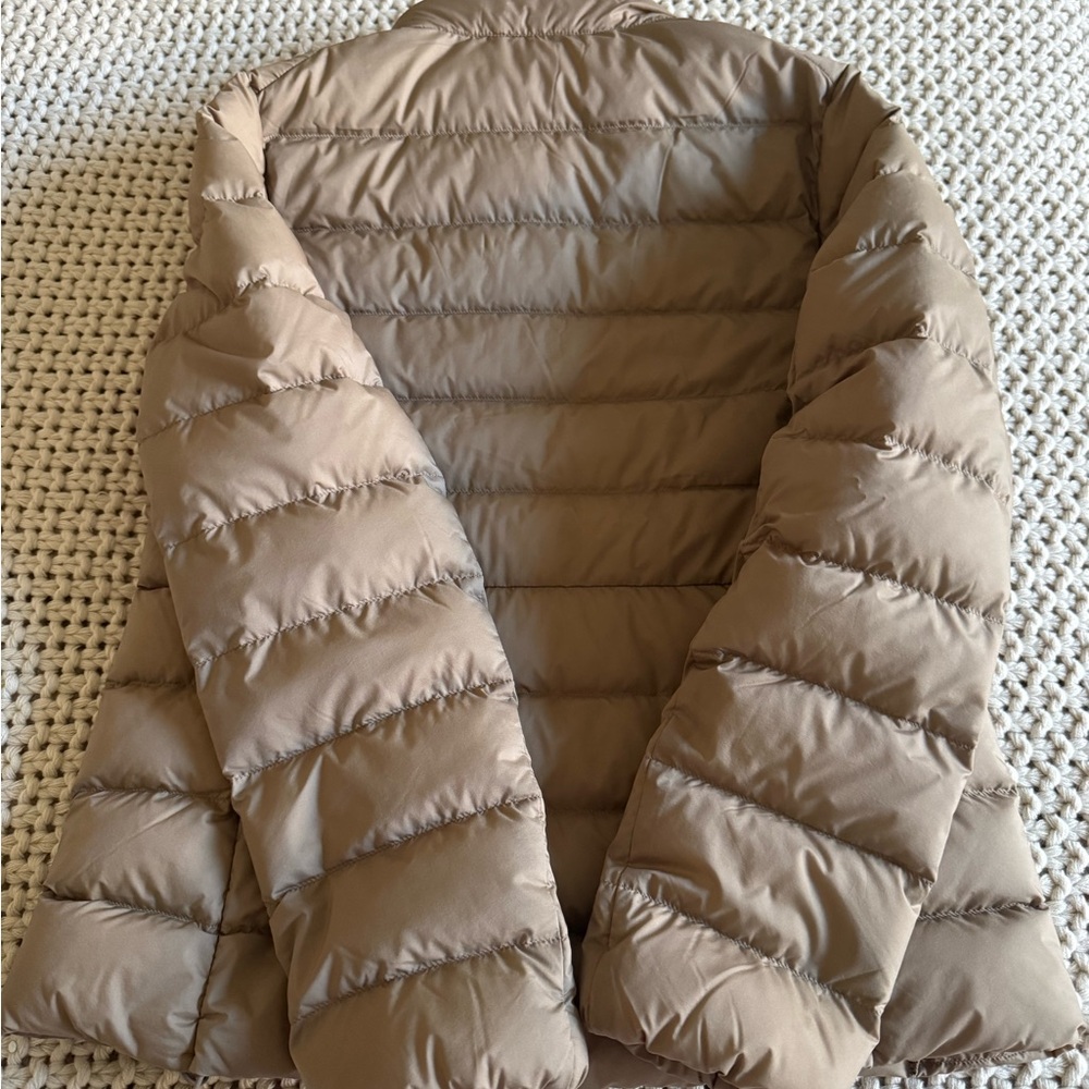 NWOT Uniqlo Women's Beige Puffer Jacket XS - Picture 3 of 4
